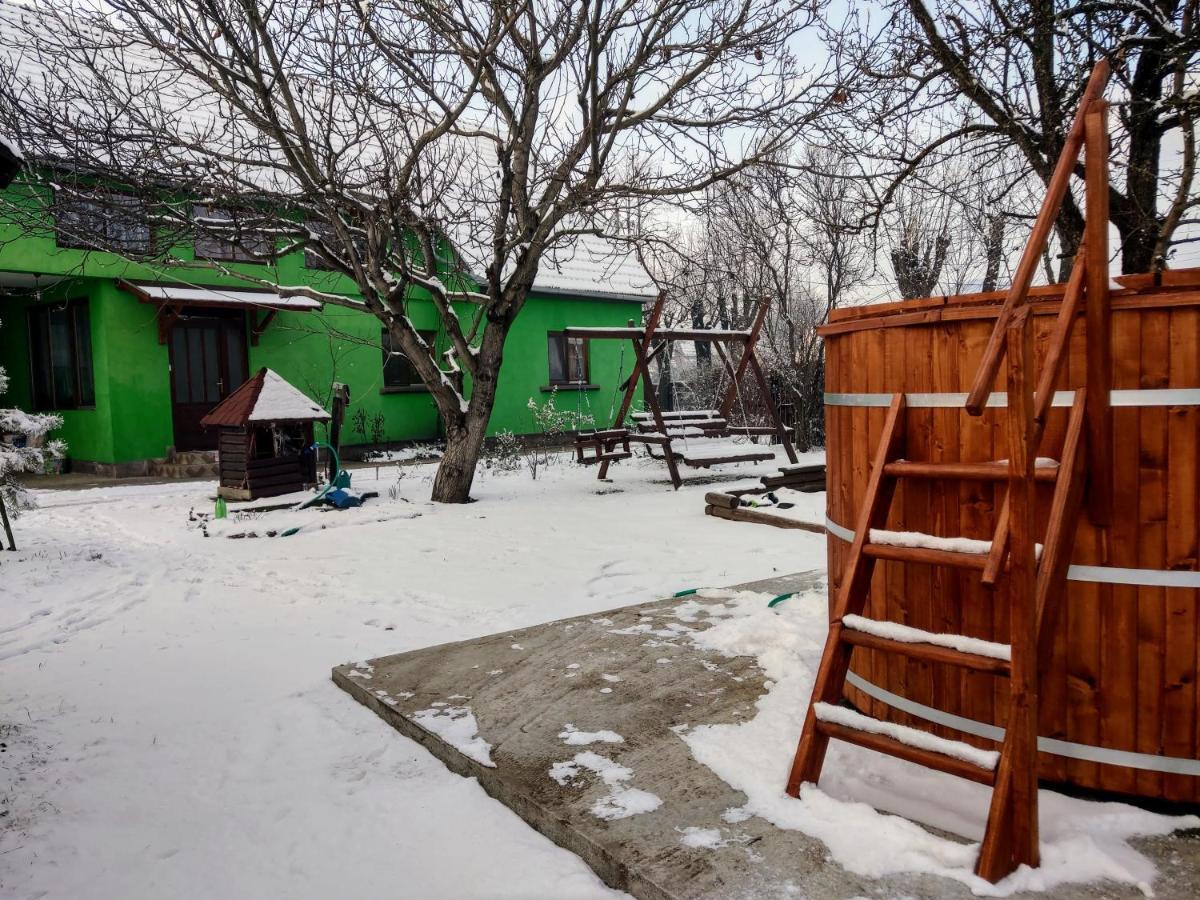 Csergo Ildiko Vendeghaz Hotel Lazarea Exterior photo